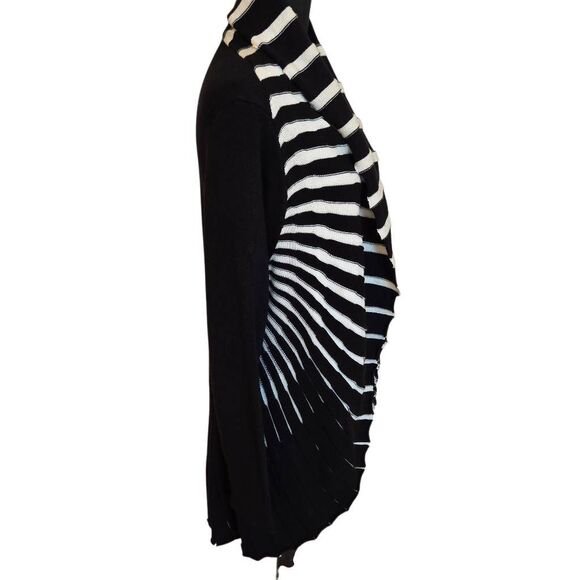 Shoreline Womens Black White Stripe Shawl Collar Cardigan Sweater Small/Medium - Picture 4 of 10